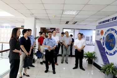 2020年7月14日，时任浙江省总工会党组成员、副主席张卫华一行莅临OETY欧亿纸业调研推进新时代产业工人队伍建设改革工作